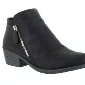 NWT Easy Street Gusto Comfort Ankle Boots Black Matte Size 8M